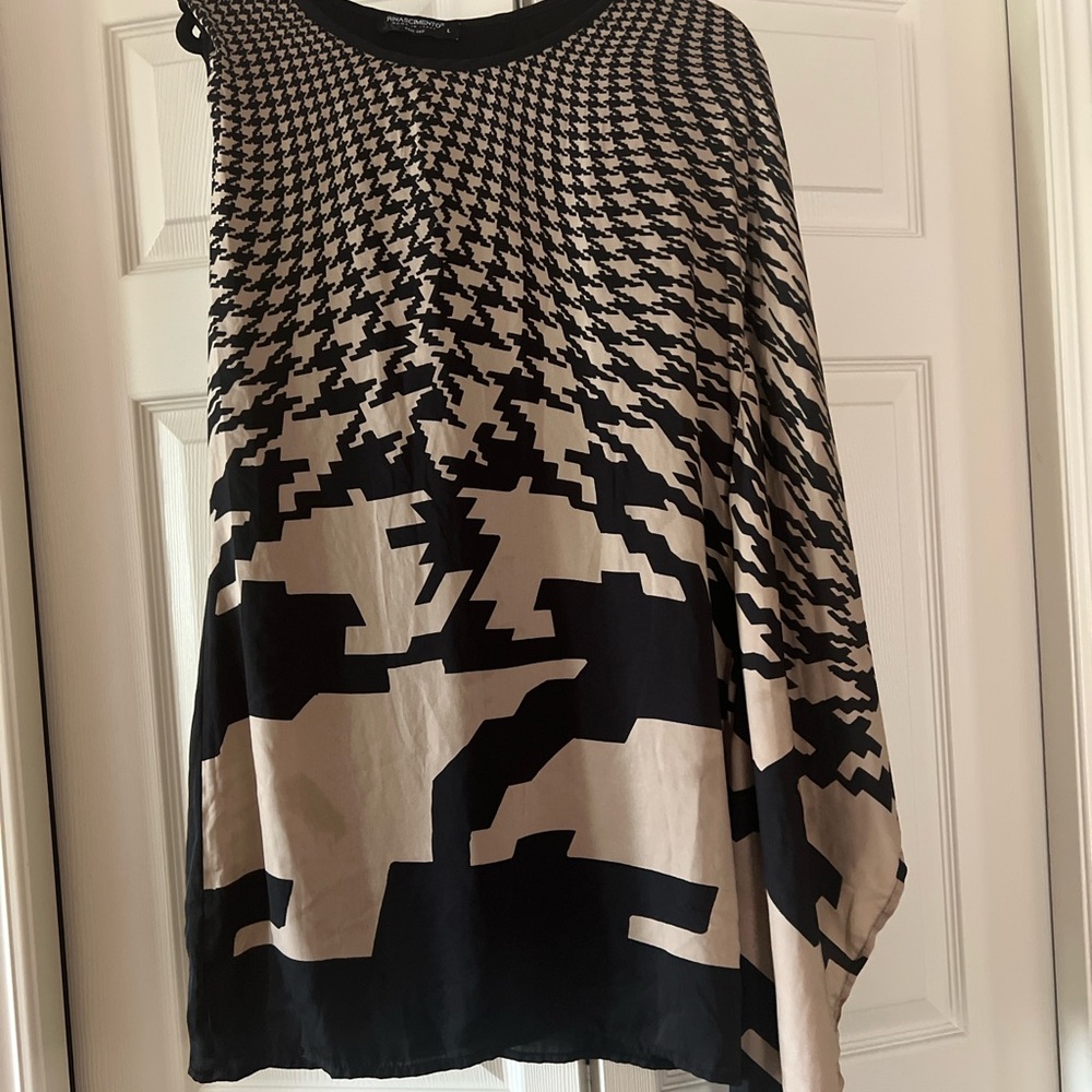 Rinascimento One long flared sleeve silk dress